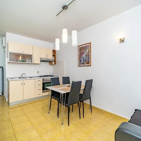 Apartment Lada Near Center